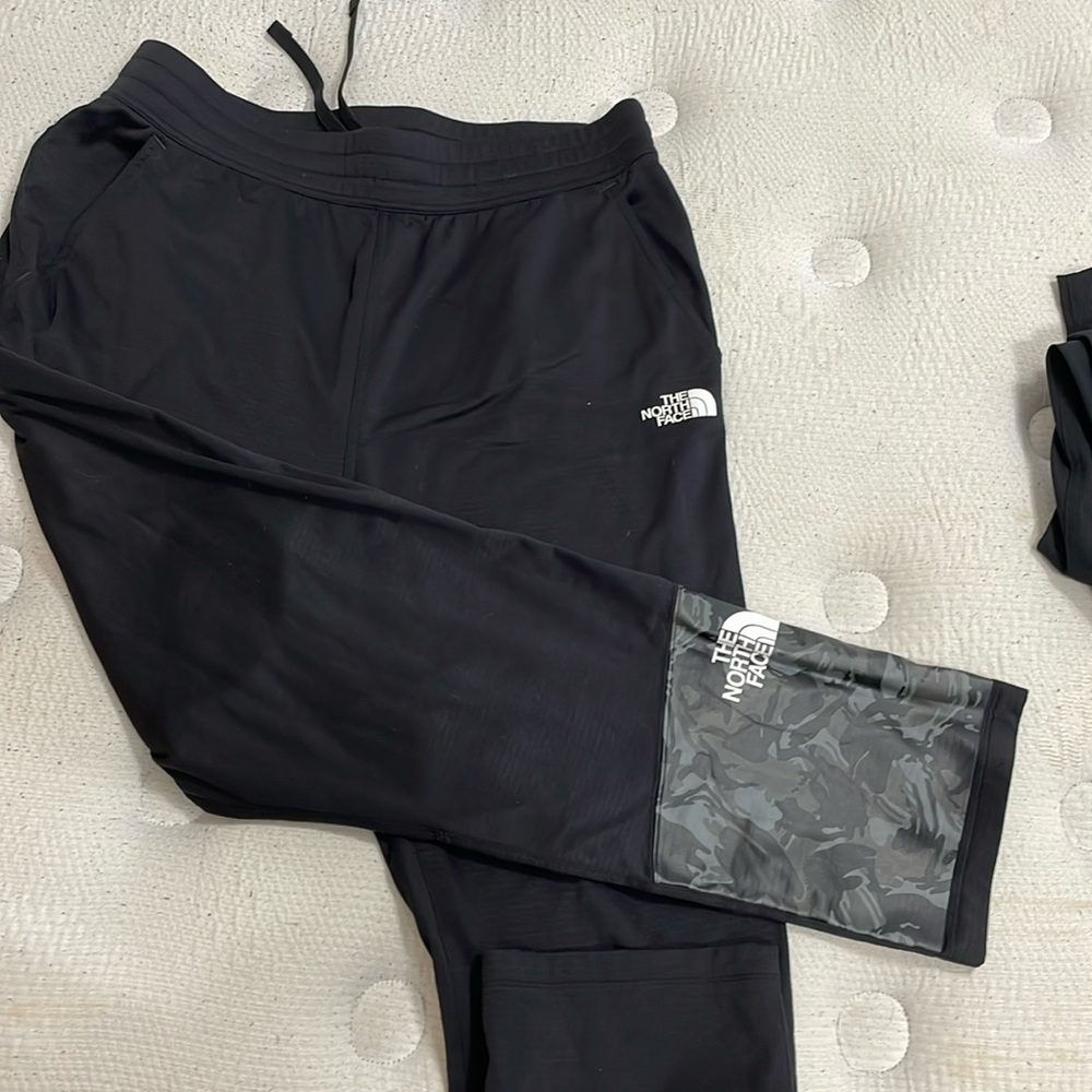 North face men’s sweat pants size XL